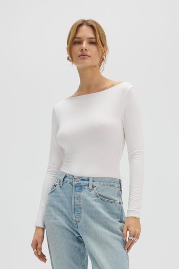 Body z rozciętym dekoltem ecru